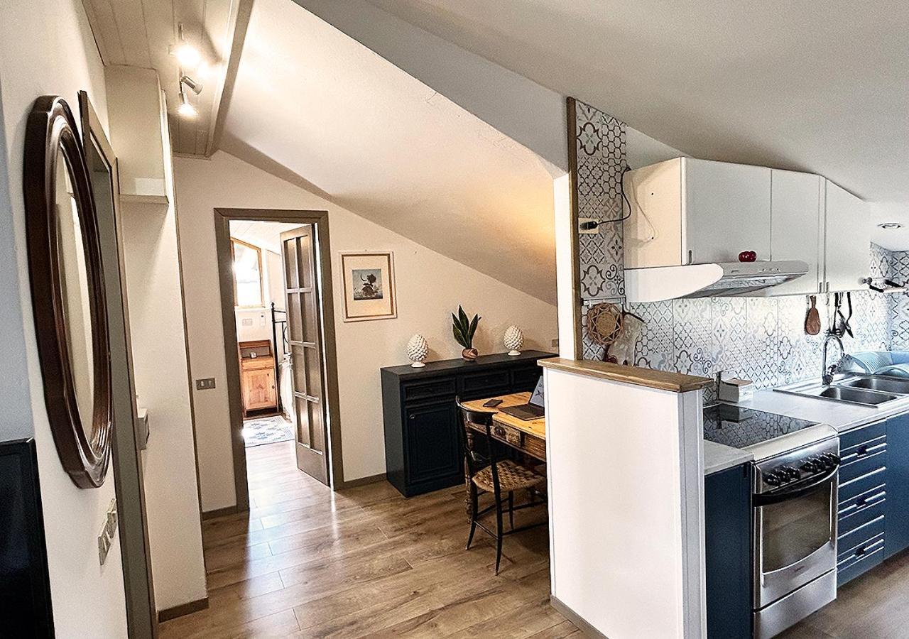 Ferienwohnung La Mansardina Venegono Superiore Exterior foto