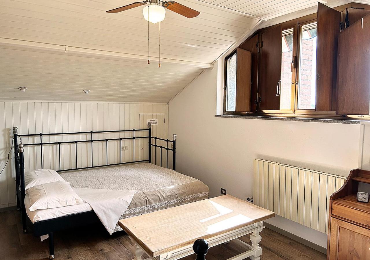 Ferienwohnung La Mansardina Venegono Superiore Exterior foto