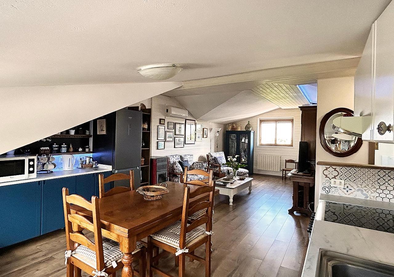 Ferienwohnung La Mansardina Venegono Superiore Exterior foto
