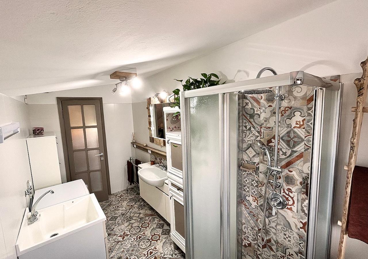 Ferienwohnung La Mansardina Venegono Superiore Exterior foto